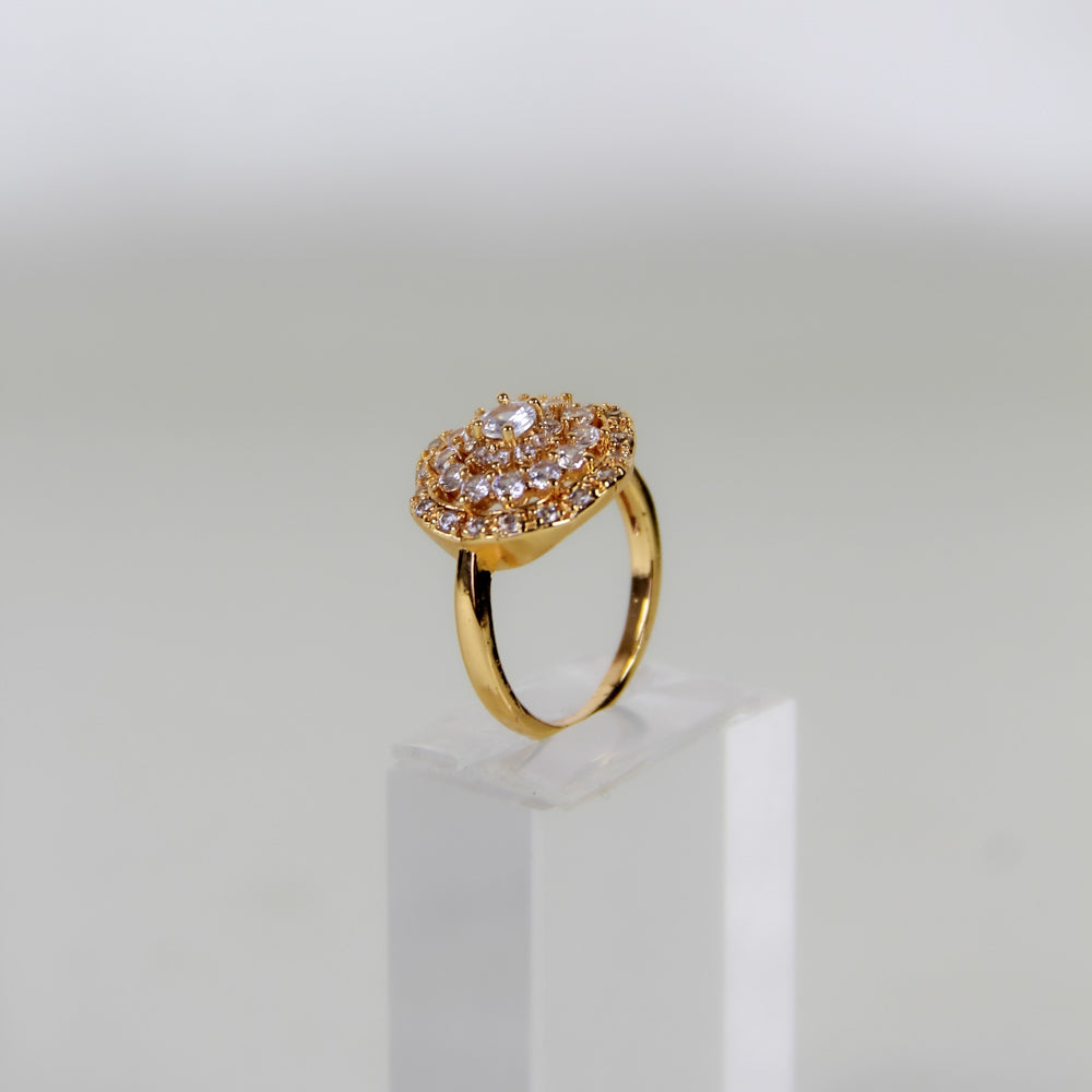 Elegant gold ring