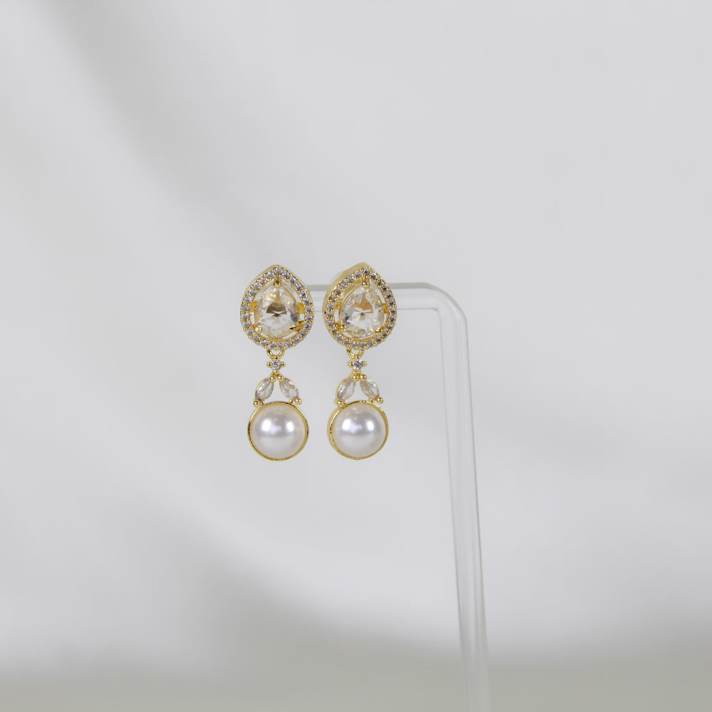 Pear-Pearl Earrings