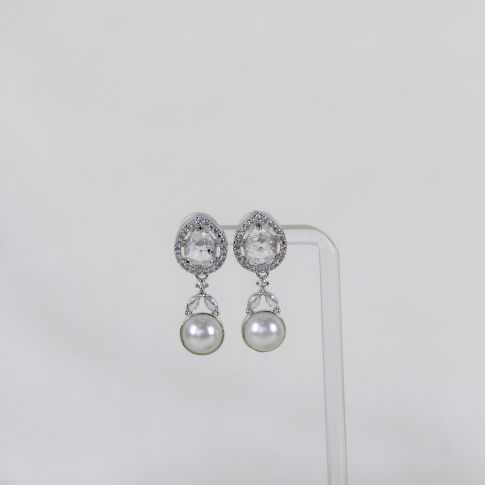 Pear-Pearl Earrings